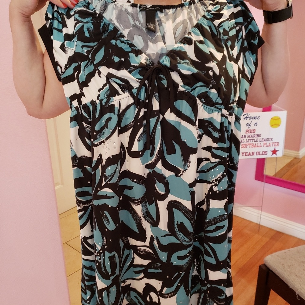 Dress - Picture 4 of 4